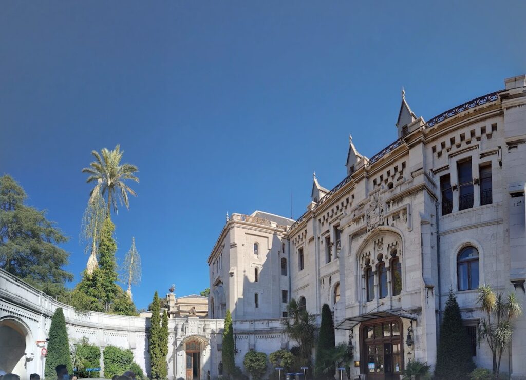 Château Valrose: A Neo-Gothic Estate and University Campus in Nice 5 Château Valrose