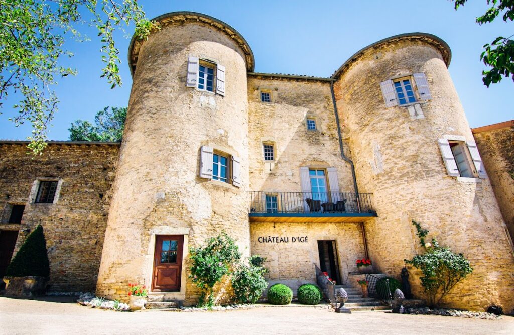 Château d'Igé: A Medieval Fortified Residence in France 1 Château d'Igé