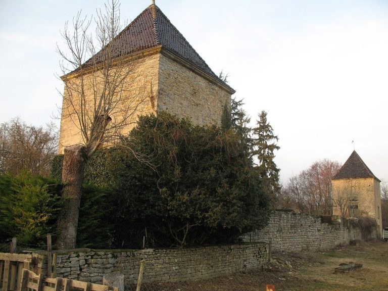 Château d’Igé: A Medieval Fortified Residence in France
