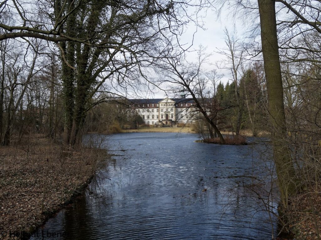 Schloss Ringelheim: Former Monastery and Baroque Castle in Germany 3 Schloss Ringelheim