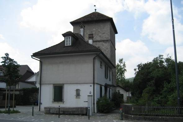 Belp Castle: A Historic Manorial Residence and Administrative Centre