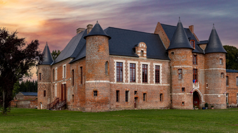 Château de Beaucamps-le-Jeune: A Renaissance Fortified House in France
