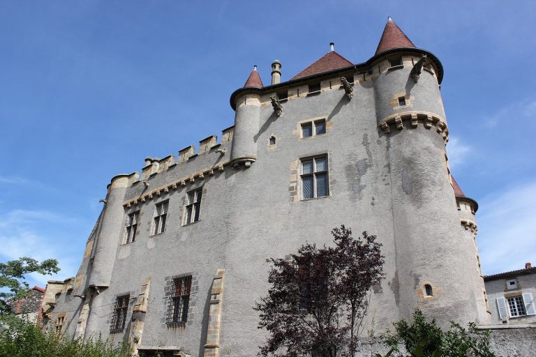 Château de Murol en Saint Amant: A Medieval Fortified House Transformed into a Neo-Medieval Château