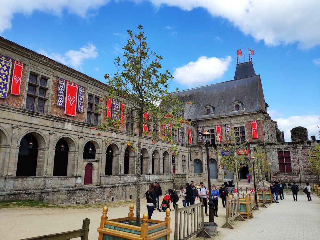 Château du Puy-du-Fou: A Renaissance Castle in Vendée 1 Château du Puy-du-Fou