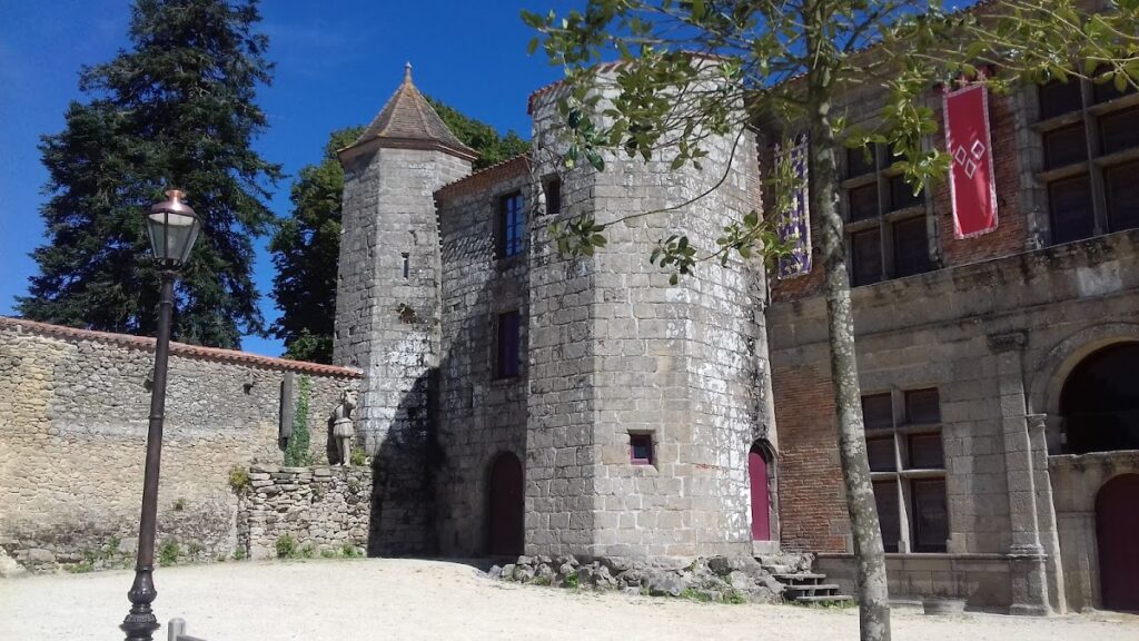 Château du Puy-du-Fou: A Renaissance Castle in Vendée 3 Château du Puy-du-Fou