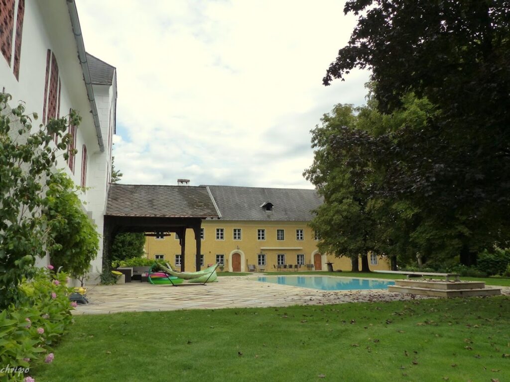 Schloss Hunnenbrunn, Frauenstein: A Renaissance Castle in Austria 1 Schloss Hunnenbrunn, Frauenstein