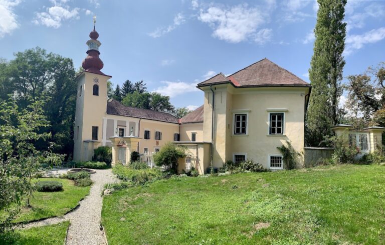 Schloss Damtschach: A Baroque Castle and Estate in Austria