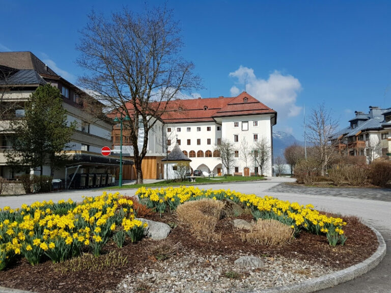 Schloss Farmach: A Former Castle and Senior Residence in Austria