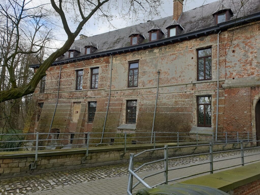 Cantecroy Castle: A Historic Fortress and Estate in Mortsel, Belgium 2 Cantecroy Castle