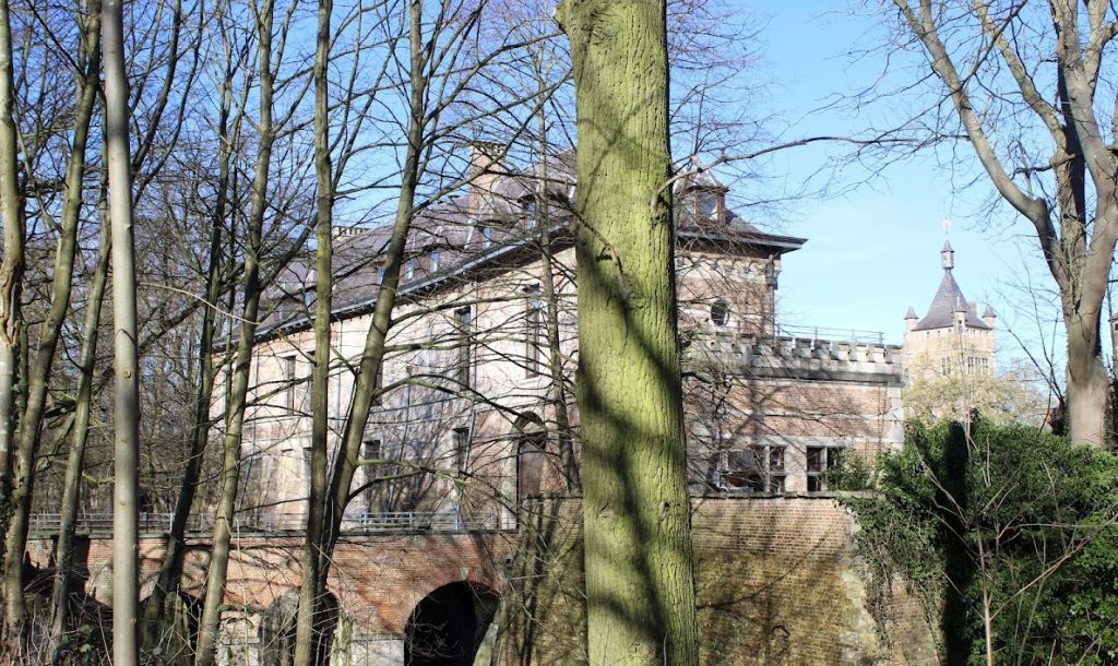Cantecroy Castle: A Historic Fortress and Estate in Mortsel, Belgium 3 Cantecroy Castle