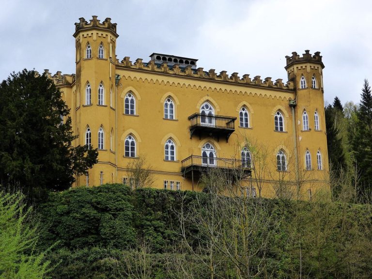 Schloss Hüttenstein: A Neo-Gothic Manor Residence in Austria