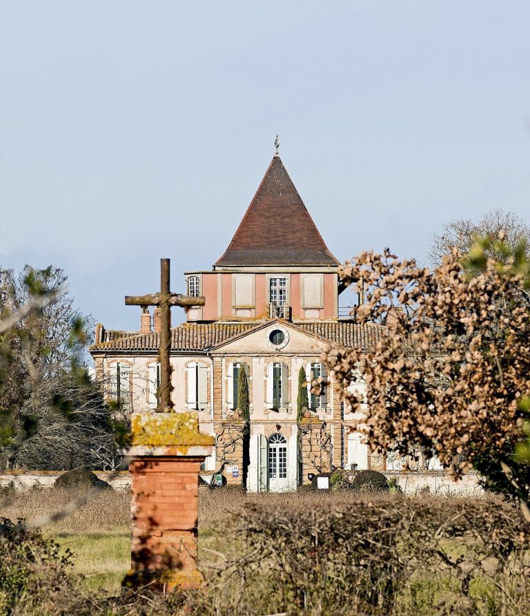 Schloss Larra: A Baroque Pleasure Palace in France