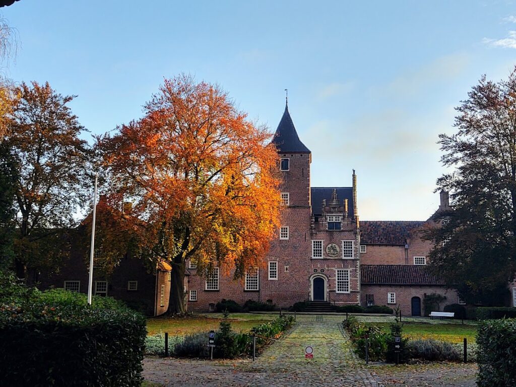 Slotje De Blauwe Camer: Castle and Monastery in Oosterhout 1 Slotje De Blauwe Camer