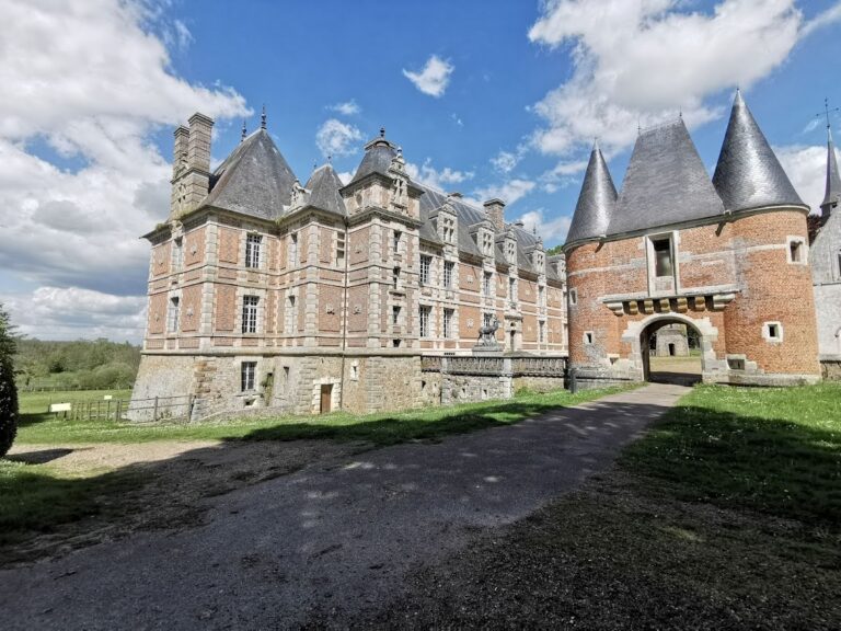 Château de Chambray: A Historic Noble Estate in France