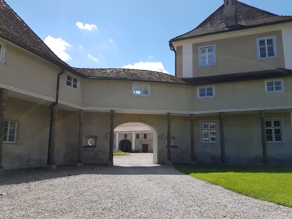 Achstetten Castle: A Classicist Aristocratic Estate in Germany 1 Achstetten Castle