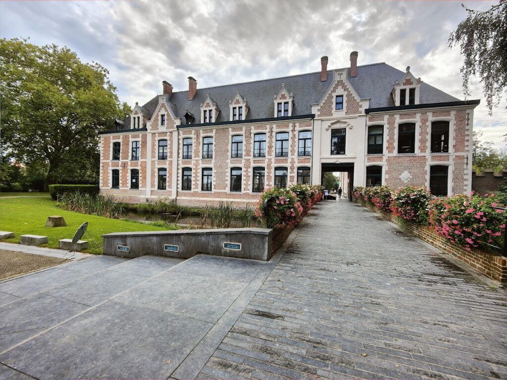 Château de Robersart: A Renaissance-Style Municipal Museum in France 1 Château de Robersart