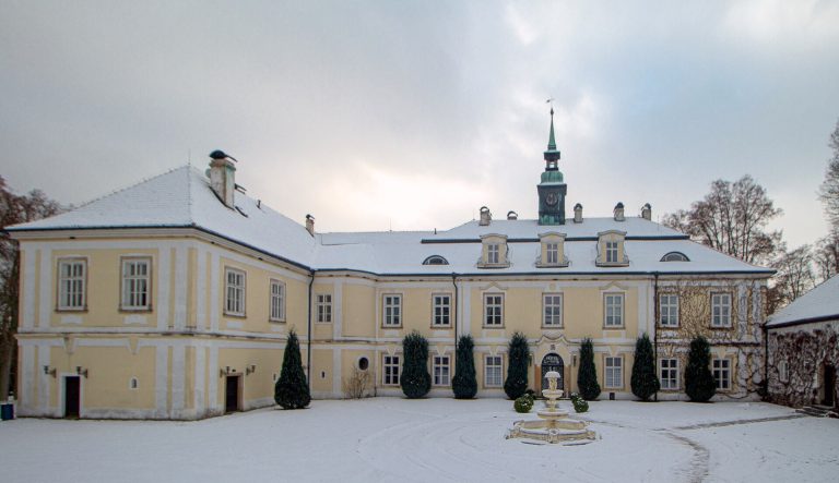 Nový Berštejn Castle: A Renaissance Residence and Baroque Chateau in Czechia
