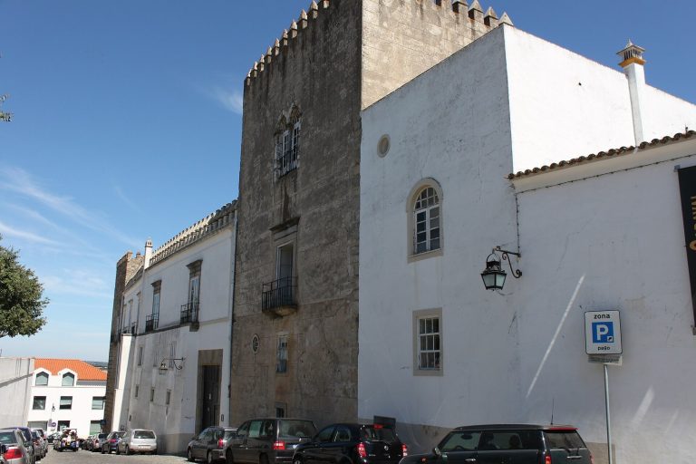 Palace of the Dukes of Cadaval: A Historic Noble Residence in Évora