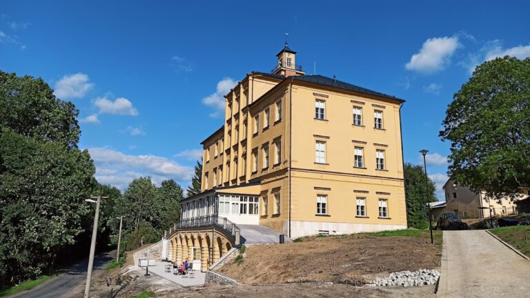 Třemešek Castle: A Renaissance Noble Residence in Czechia