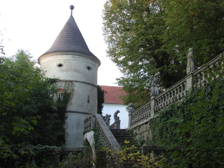 Schloss Salaberg: A Renaissance Château and Baroque Garden Estate in Austria