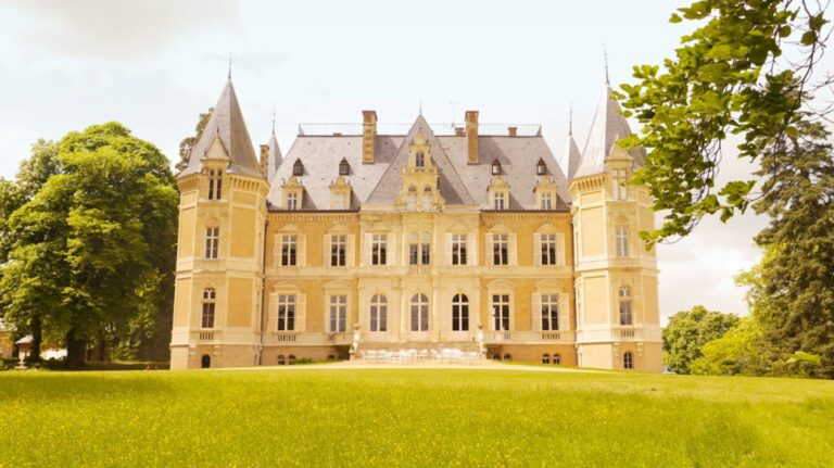 Château d’Azy: A Neoclassical Pleasure Château in France