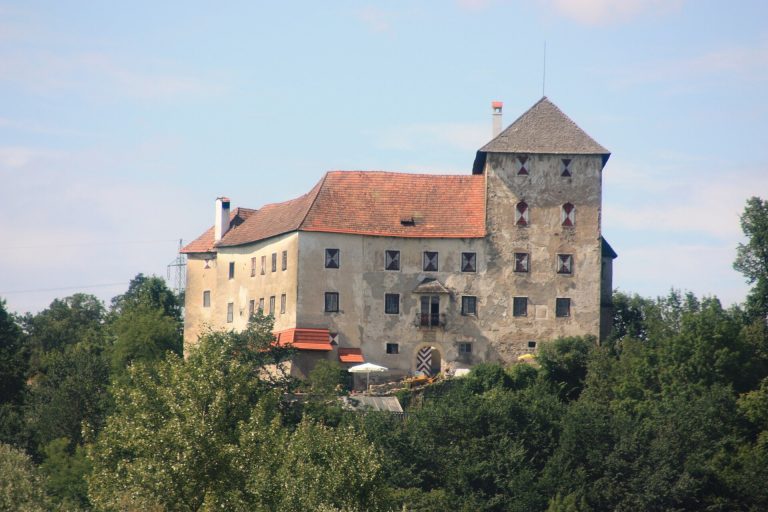 Burg Neudenstein: A Medieval Castle in Austria