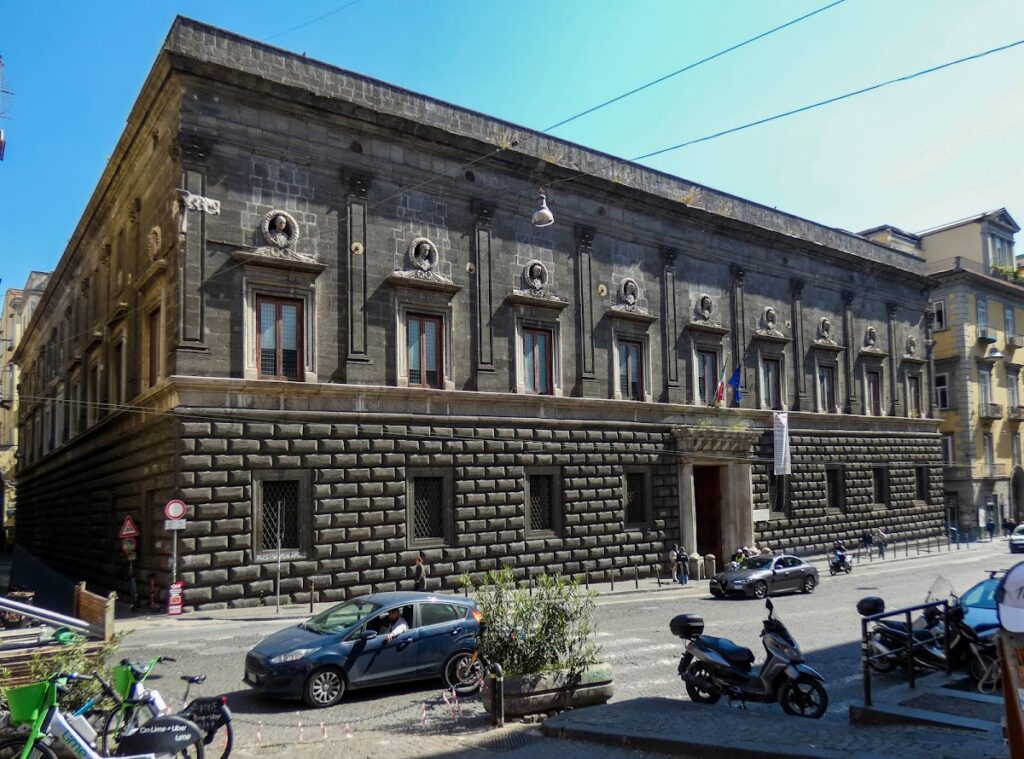 Palazzo Orsini di Gravina: A Renaissance Palace and University Seat in Naples 1 Palazzo Orsini di Gravina