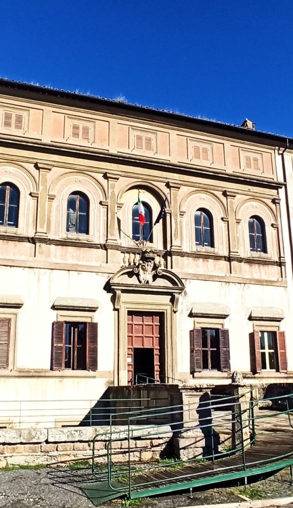 Palazzo Santacroce alla Regola: A Historic Palace in Rome 1 Palazzo Santacroce alla Regola