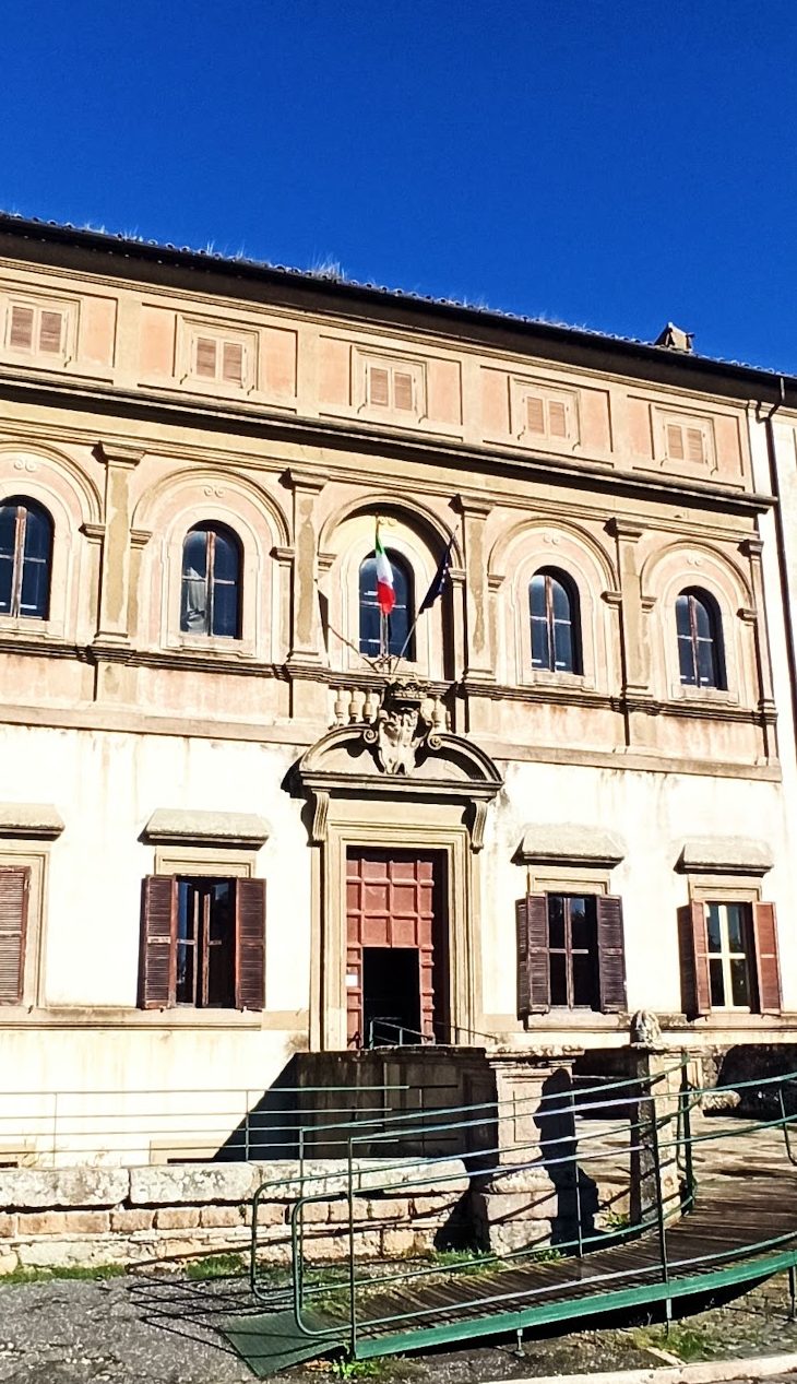 Palazzo Santacroce alla Regola: A Historic Palace in Rome