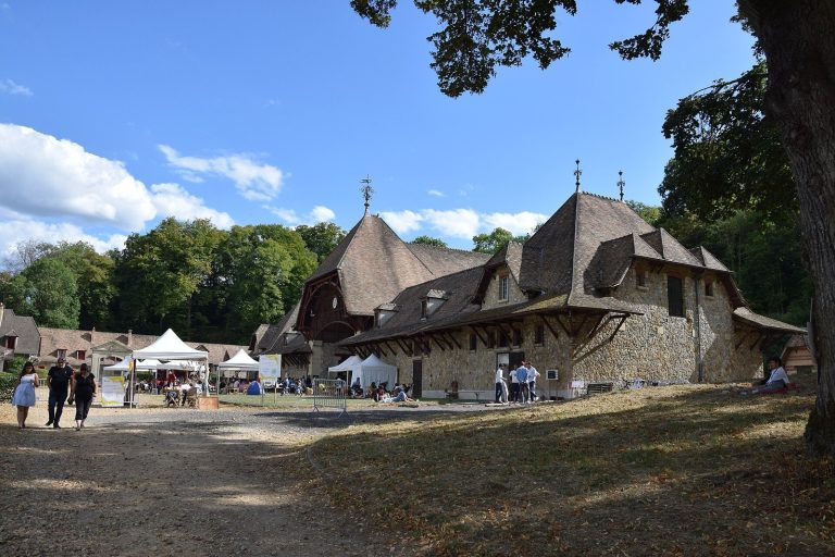 Château de Chambly: An Anglo-Norman Country House in France
