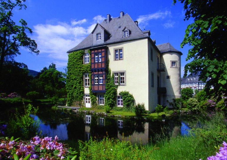 Schloss Bruchhausen: An Aristocratic Estate in Olsberg, Germany