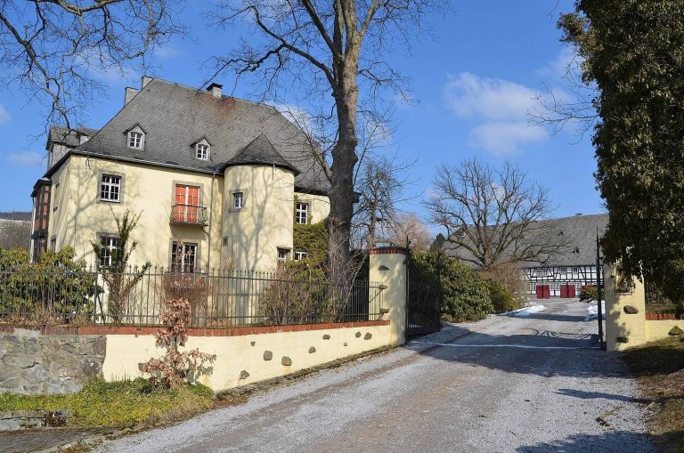 Schloss Bruchhausen: An Aristocratic Estate in Olsberg, Germany