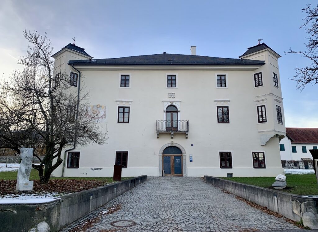 Dinzlschloss: A Renaissance Palace and Cultural Centre in Villach 1 Dinzlschloss