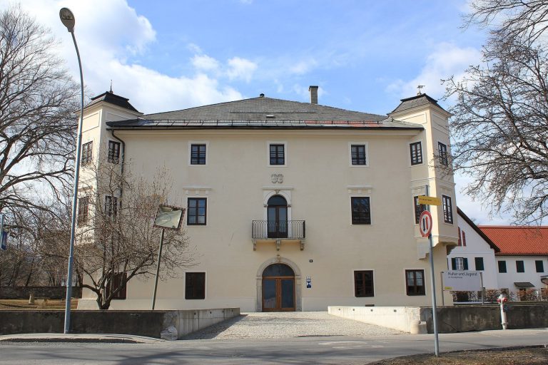 Dinzlschloss: A Renaissance Palace and Cultural Centre in Villach