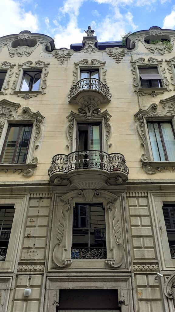 Palazzo Priotti: A Turin Landmark of Early Liberty Architecture 1 Palazzo Priotti