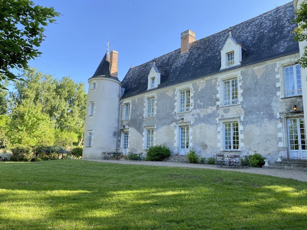 Artannes Castle: Residence of the Archbishops of Tours 2 Château des archevêques d'Artannes