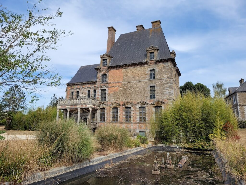 Château des Montgommery: A Seventeenth-Century Residence in France 2 Château des Montgommery