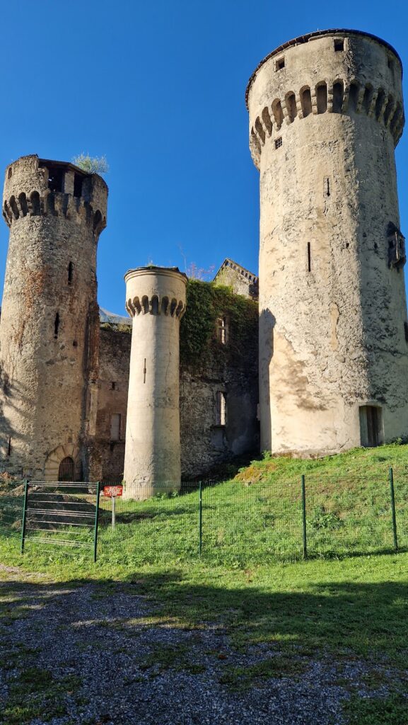 Château de Séchilienne: A Former Fortified Castle in France 1 Château de Séchilienne