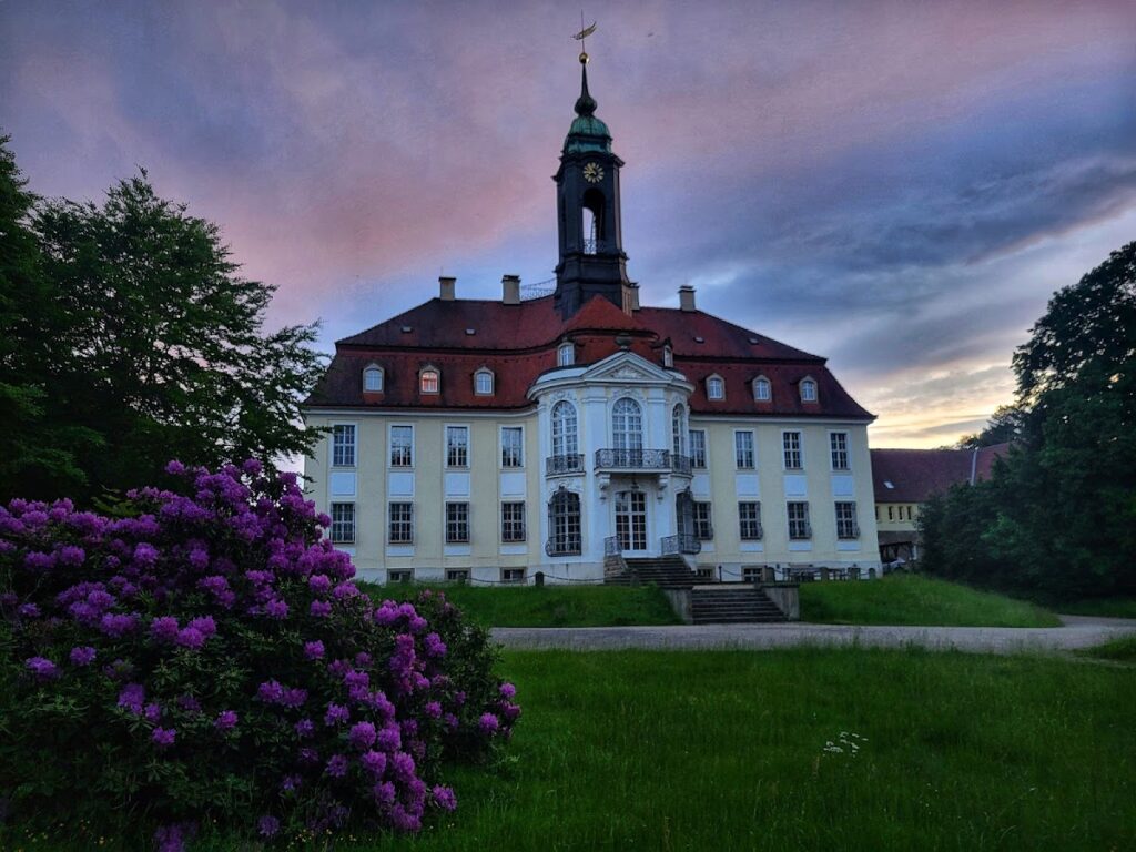 Schloss Reinhardtsgrimma: A Late Baroque Palace in Germany 1 Schloss Reinhardtsgrimma