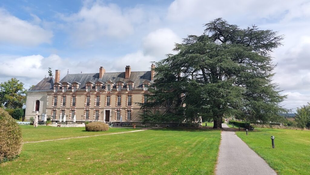 Château du Tremblay-sur-Mauldre: A Historic Estate in France 2 Château du Tremblay-sur-Mauldre