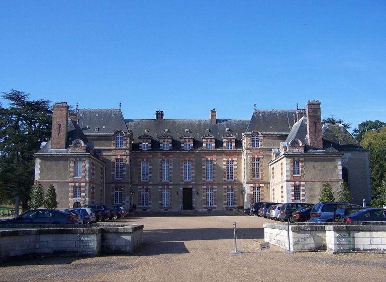 Château du Tremblay-sur-Mauldre: A Historic Estate in France