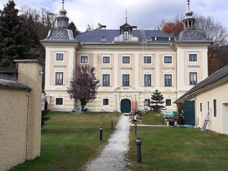 Schloss Kölnhof: A Historic Noble Residence in Sankt Veit an der Glan, Austria