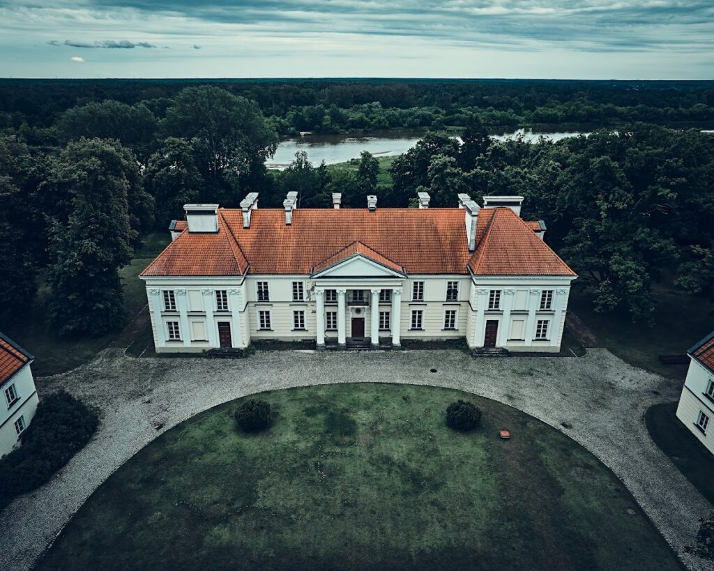 Palace at 67A 3 Maja Street in Wyszków: A Classicist Residence 1 Pałac, 3 Maja 67a w Wyszkowie