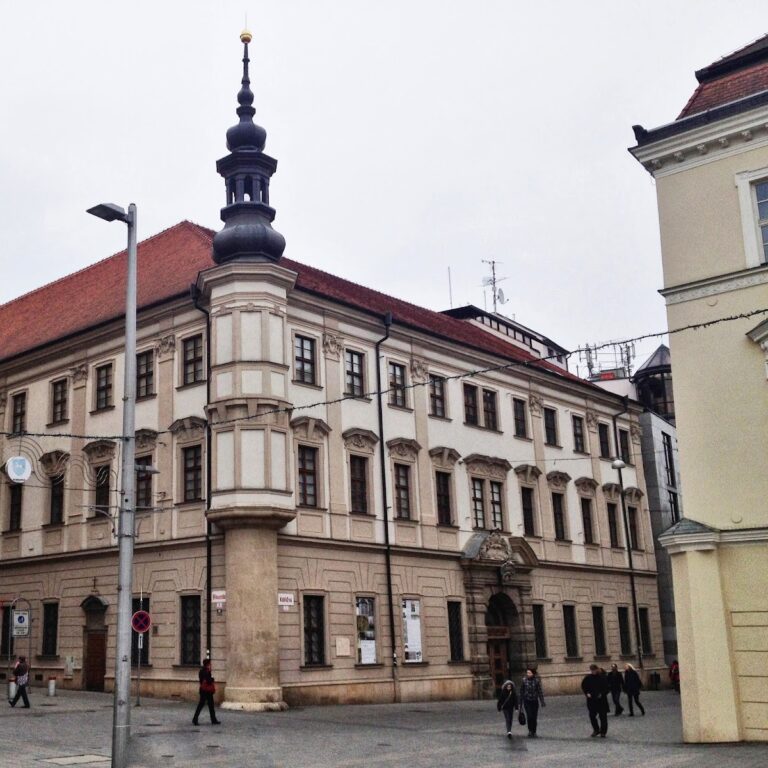 Palác šlechtičen: A Baroque Palace and Museum in Brno