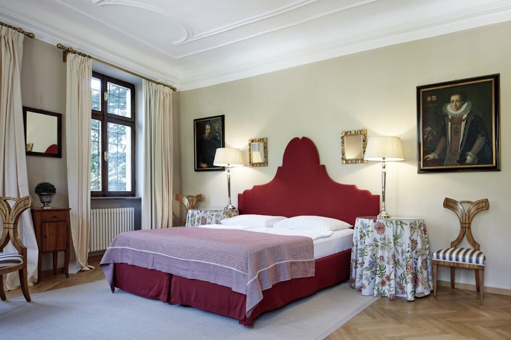 Castle Englar: A Late Gothic Noble Residence in Italy 4 Castle Englar