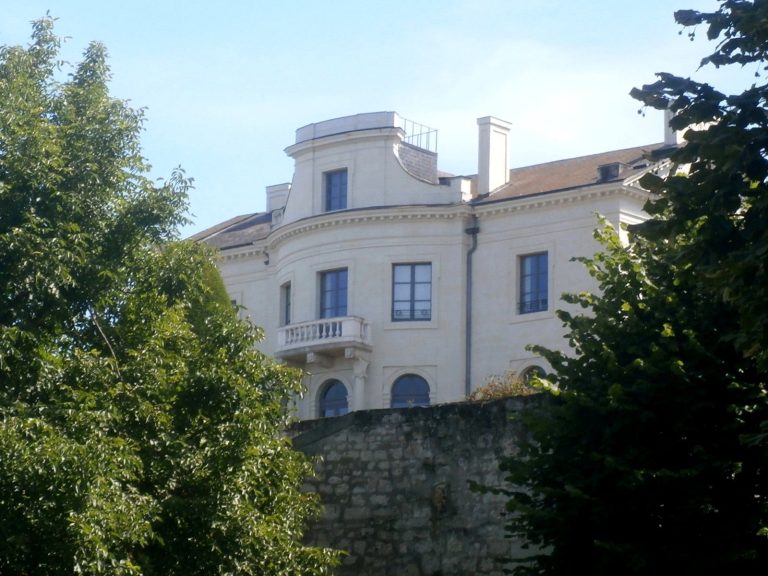 Château de Môh: A Nineteenth-Century Residence in France