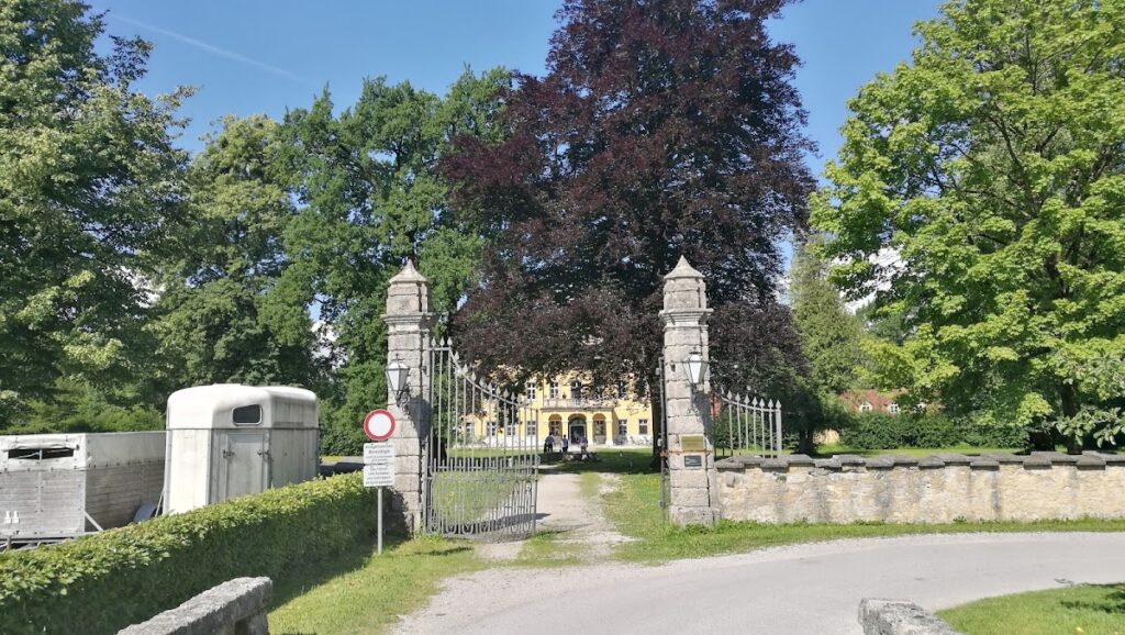 Schloss Fronburg: A Salzburg Country Palace in Austria 4 Schloss Fronburg
