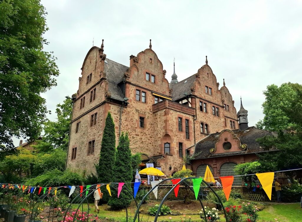 Castle Dillich: A Historic Castle and Manor Complex in Germany 1 Castle Dillich