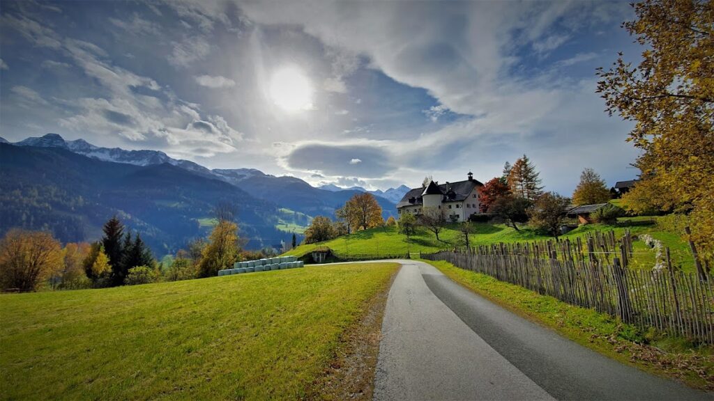 Heuberg Castle: A Former Berchtesgaden Administrative Seat in Austria 2 Heuberg Castle