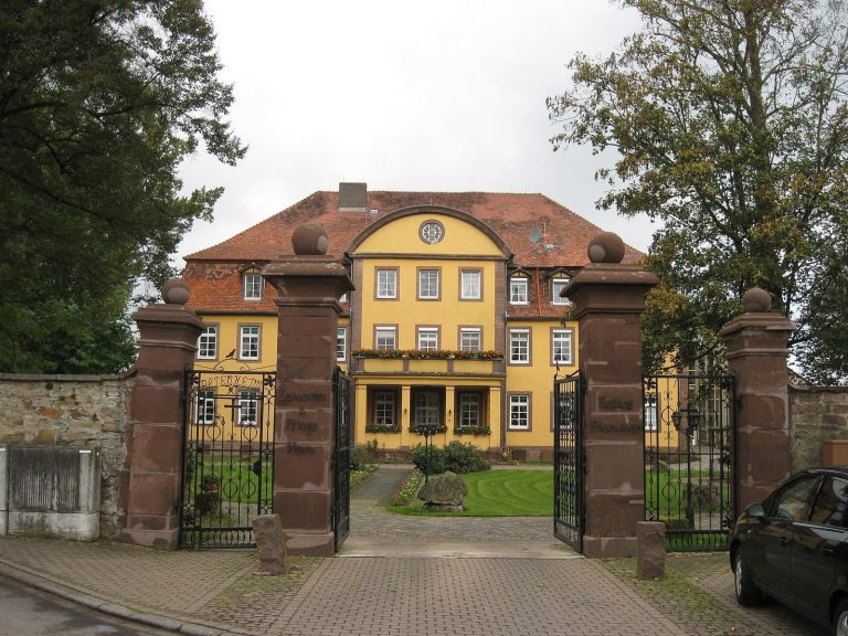 Schloss Stammen: A Weser Baroque Manor House in Germany